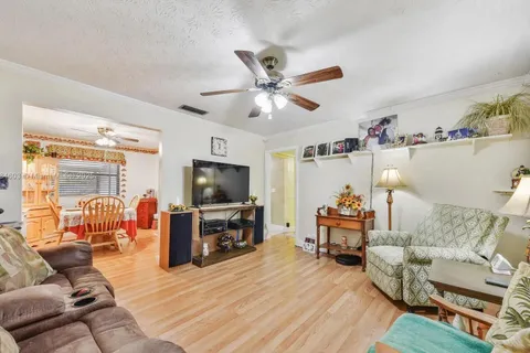 2921 Searchwood Dr, Jacksonville FL 32277