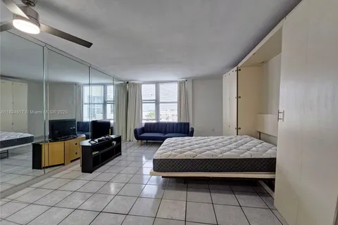 2899 Collins Ave # 534, Miami Beach FL 33140