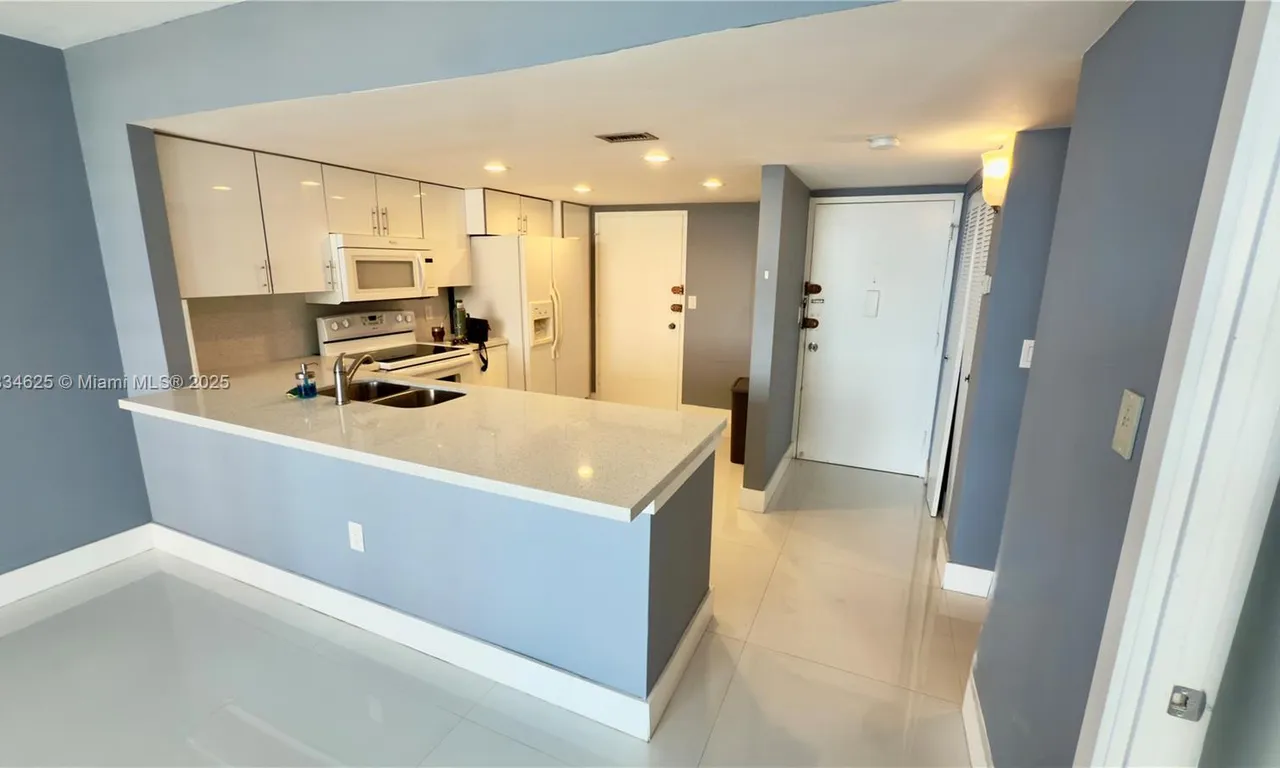1351 NE Miami Gardens Dr # 422E, Miami FL 33179