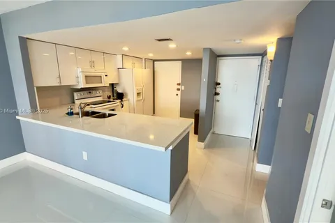 1351 NE Miami Gardens Dr # 422E, Miami FL 33179
