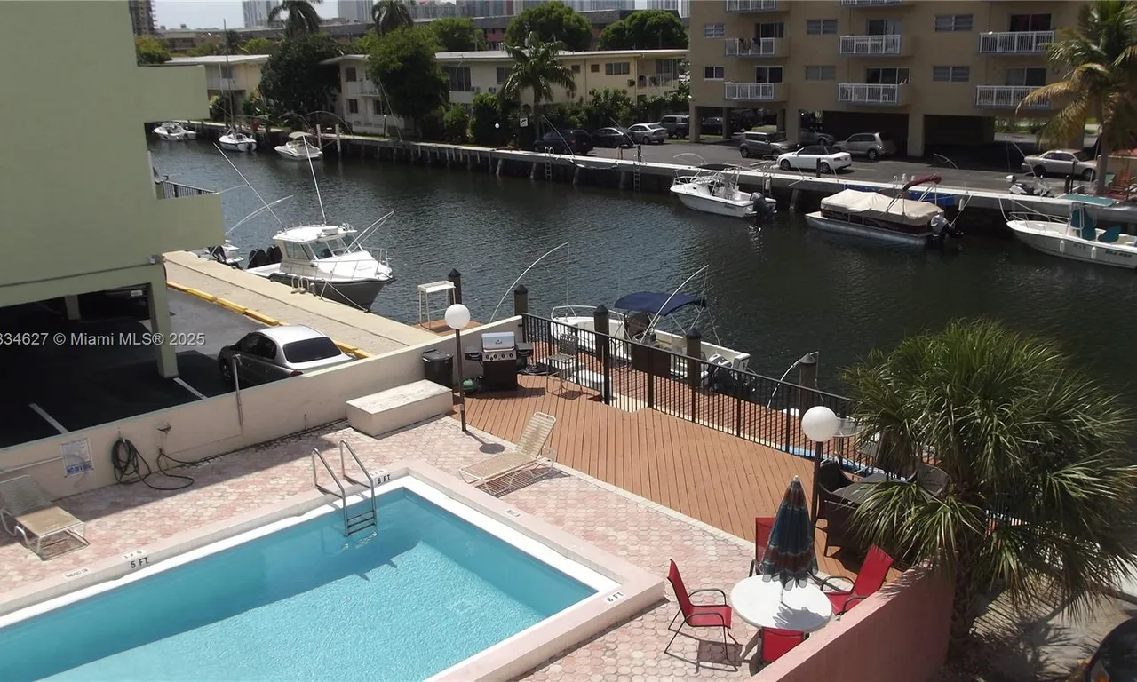 3582 NE 171st St # 305, North Miami Beach FL 33160