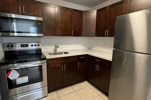 2665 NW 20th St, Fort Lauderdale FL 33311