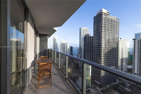 55 SW 9th St # 3404, Miami FL 33130
