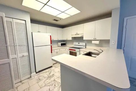 2015 SE 10th Ave # 127, Fort Lauderdale FL 33316