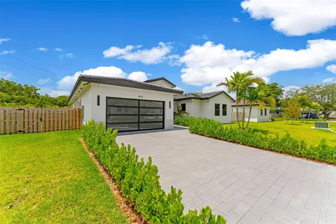 8220 SW 193rd Terrace, Cutler Bay FL 33157
