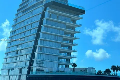300 Biscayne Boulevard # 2709W, Miami FL 33131