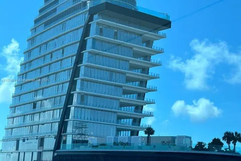 300 Biscayne Boulevard Way # 2709W, Miami FL 33131