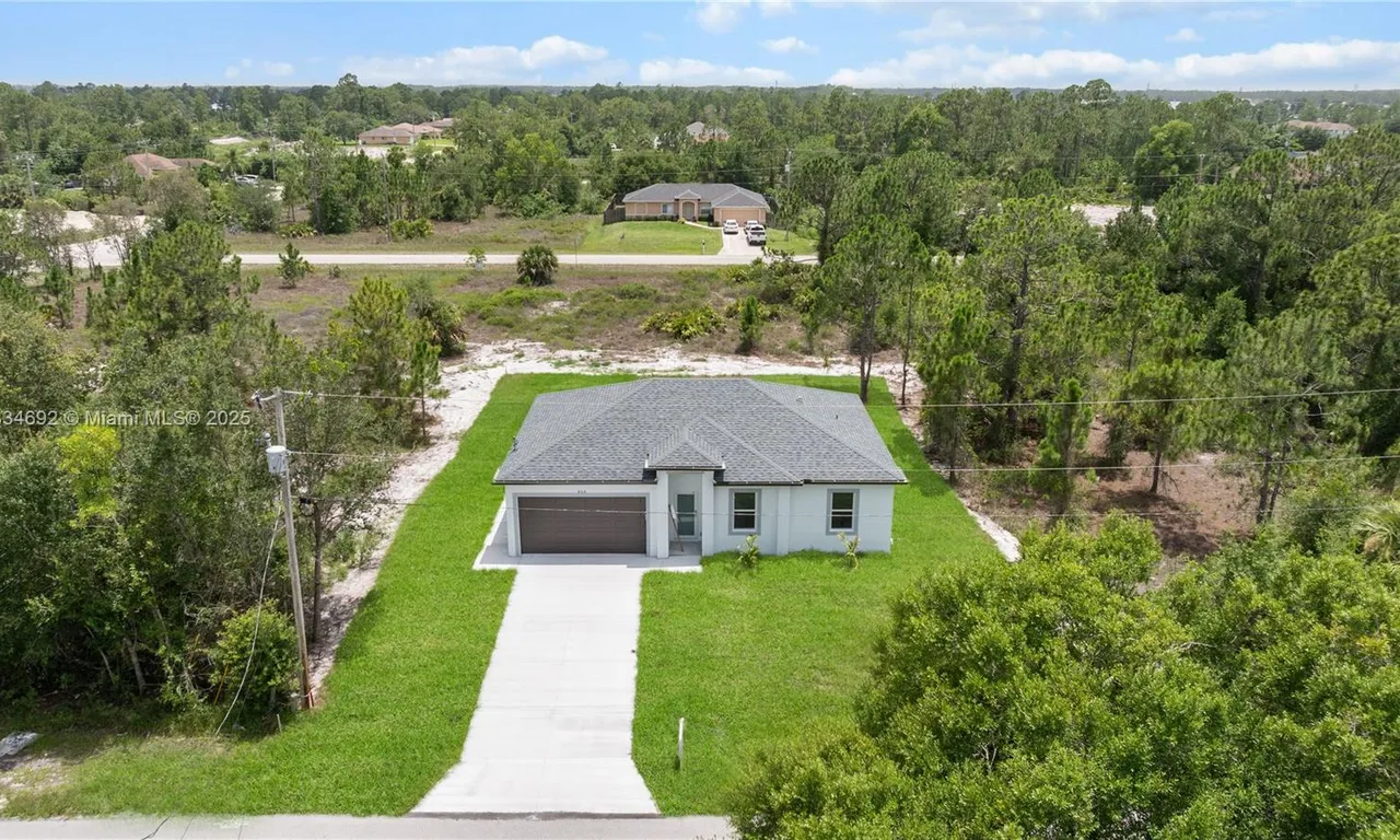 858 PORTLAND ST E, Lehigh Acres FL 33974