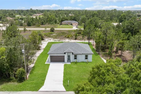 858 PORTLAND ST E, Lehigh Acres FL 33974