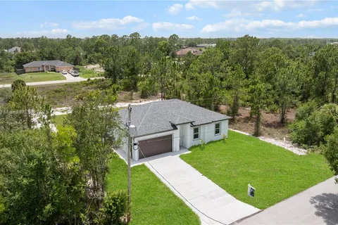 858 PORTLAND ST E, Lehigh Acres FL 33974