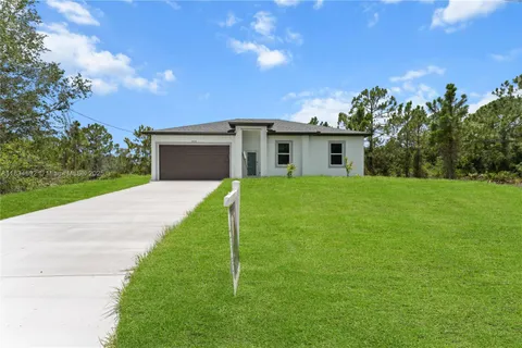 858 PORTLAND ST E, Lehigh Acres FL 33974
