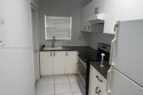 1425 Arthur St # 302A, Hollywood FL 33020