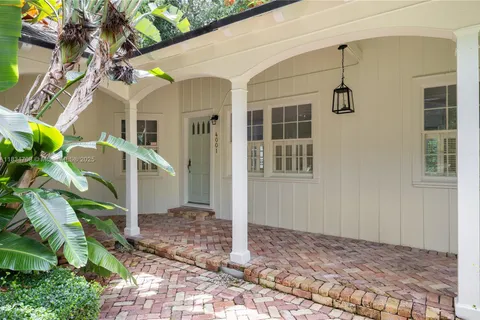 4001 Hardie Ave, Miami FL 33133