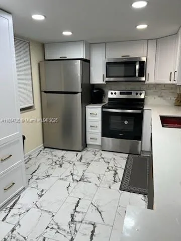 424 SE 10th St # 204, Dania Beach FL 33004