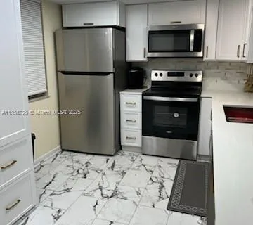 424 SE 10th St # 204, Dania Beach FL 33004