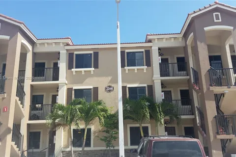 22441 SW 88th Pl # 5, Cutler Bay FL 33190