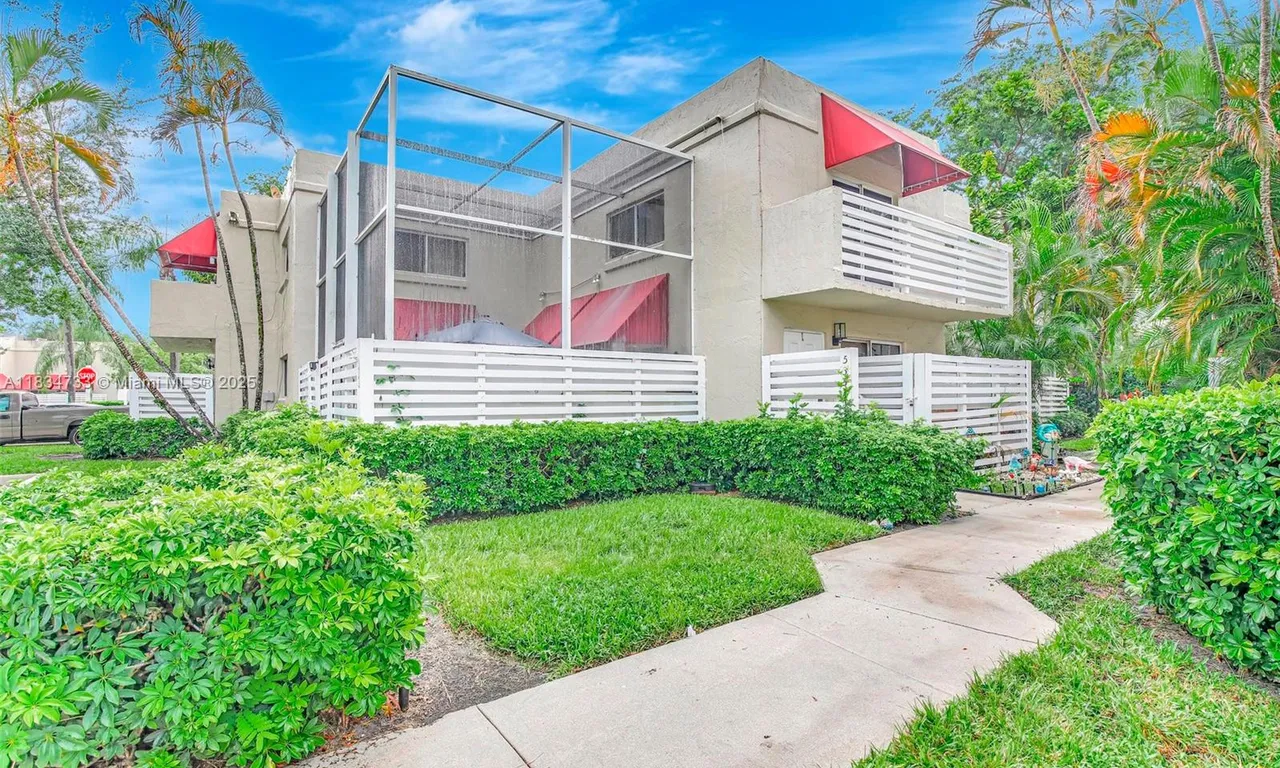 535 NW 98th Ave, Plantation FL 33324