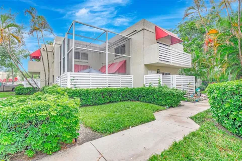 535 NW 98th Ave, Plantation FL 33324