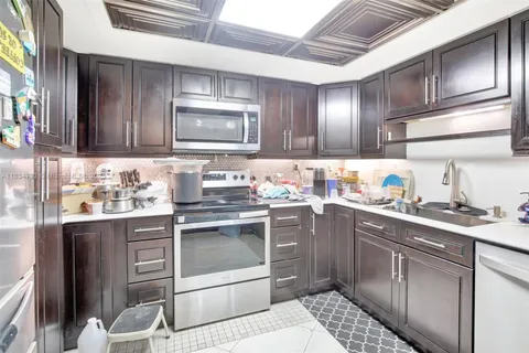 535 NW 98th Ave, Plantation FL 33324