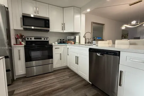 3910 Inverrary Blvd # B, Lauderhill FL 33319