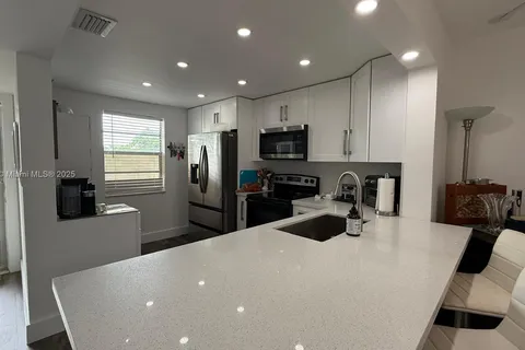 3910 Inverrary Blvd # B, Lauderhill FL 33319