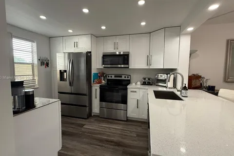 3910 Inverrary Blvd # B, Lauderhill FL 33319