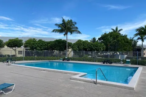 889 Hamilton Dr # 889I, Homestead FL 33034