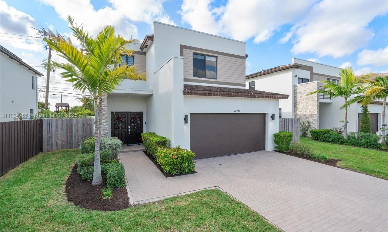 20960 NE 2nd Ct, Miami FL 33179