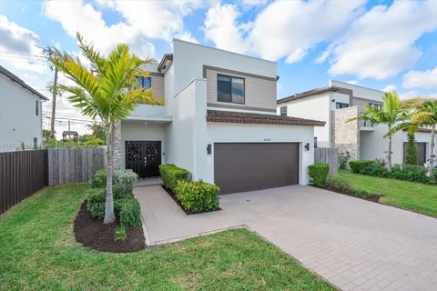 20960 NE 2nd Ct, Miami FL 33179