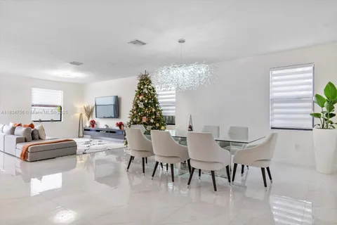 20960 NE 2nd Ct, Miami FL 33179