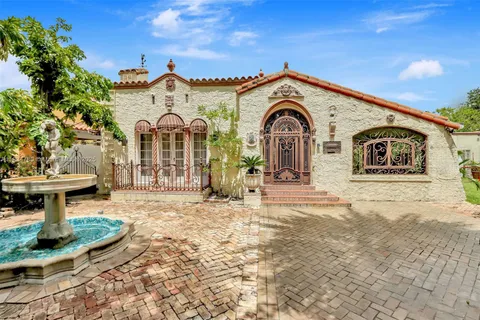 1231 Columbus Blvd., Coral Gables FL 33134