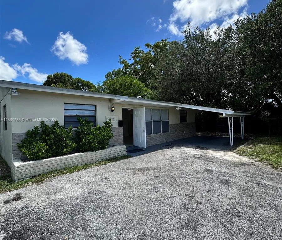 3141 NW 14th St, Lauderhill FL 33311