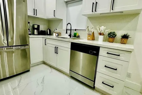 610 NW 111th St # 0, Miami FL 33168
