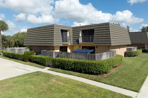 4223 42nd Way # 4223, West Palm Beach FL 33407
