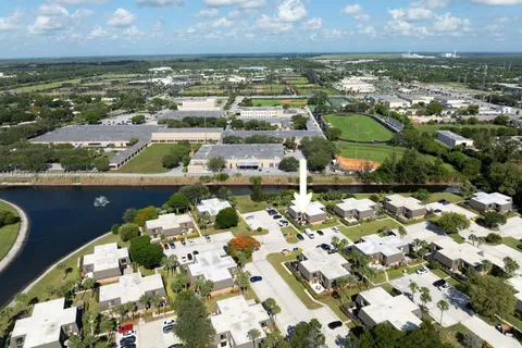 4223 42nd Way # 4223, West Palm Beach FL 33407