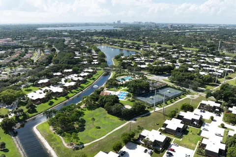 4223 42nd Way # 4223, West Palm Beach FL 33407