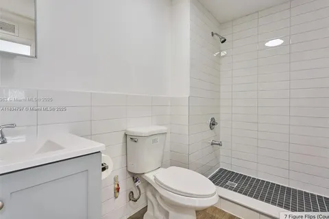 6211 NW 7th # 2, Miami FL 33150