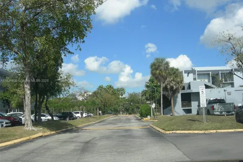 8841 W Flagler St # 103, Miami FL 33174