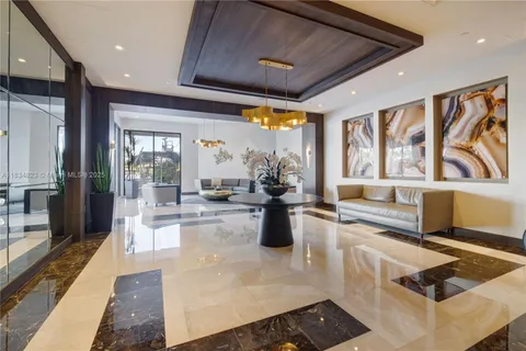 20505 E Country Club Dr # 143, Aventura FL 33180