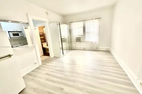124 Mendoza Ave # 1A, Coral Gables FL 33134