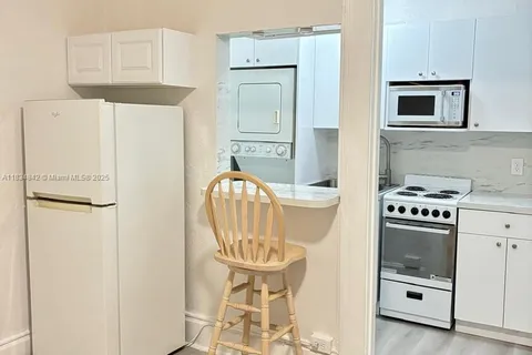 124 Mendoza Ave # 1A, Coral Gables FL 33134