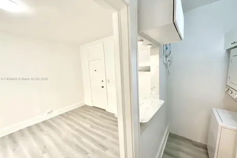 124 Mendoza Ave # 1A, Coral Gables FL 33134