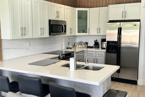 10400 NW 58th Ter, Doral FL 33178