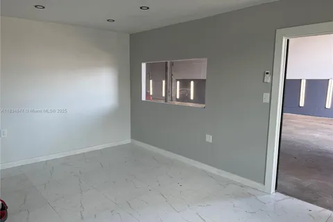 3771 NW 51st St # B, Hialeah FL 33142