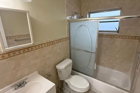 1225 W 30th St # 26, Hialeah FL 33012