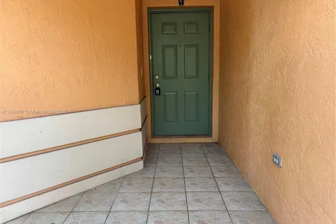 952 Sunflower Cir, Weston FL 33327