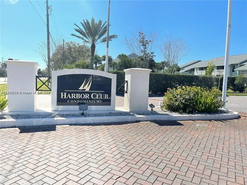 455 ALT 19 # 12, Palm Harbor FL 34683