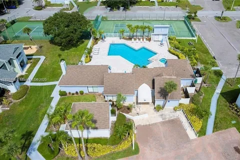 455 ALT 19 # 12, Palm Harbor FL 34683