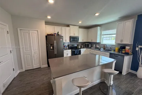 144 TAFT DR, Davenport FL 33837