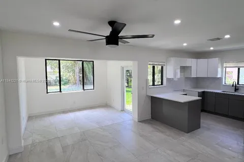 1718 bayshore blvd, Clearwater FL 34698